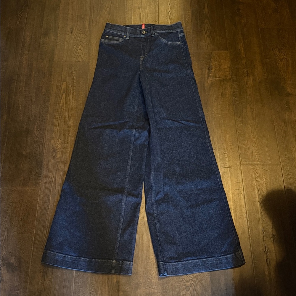 SpanxShape Everywear wide leg jeans NWOT - Picture 5 of 10